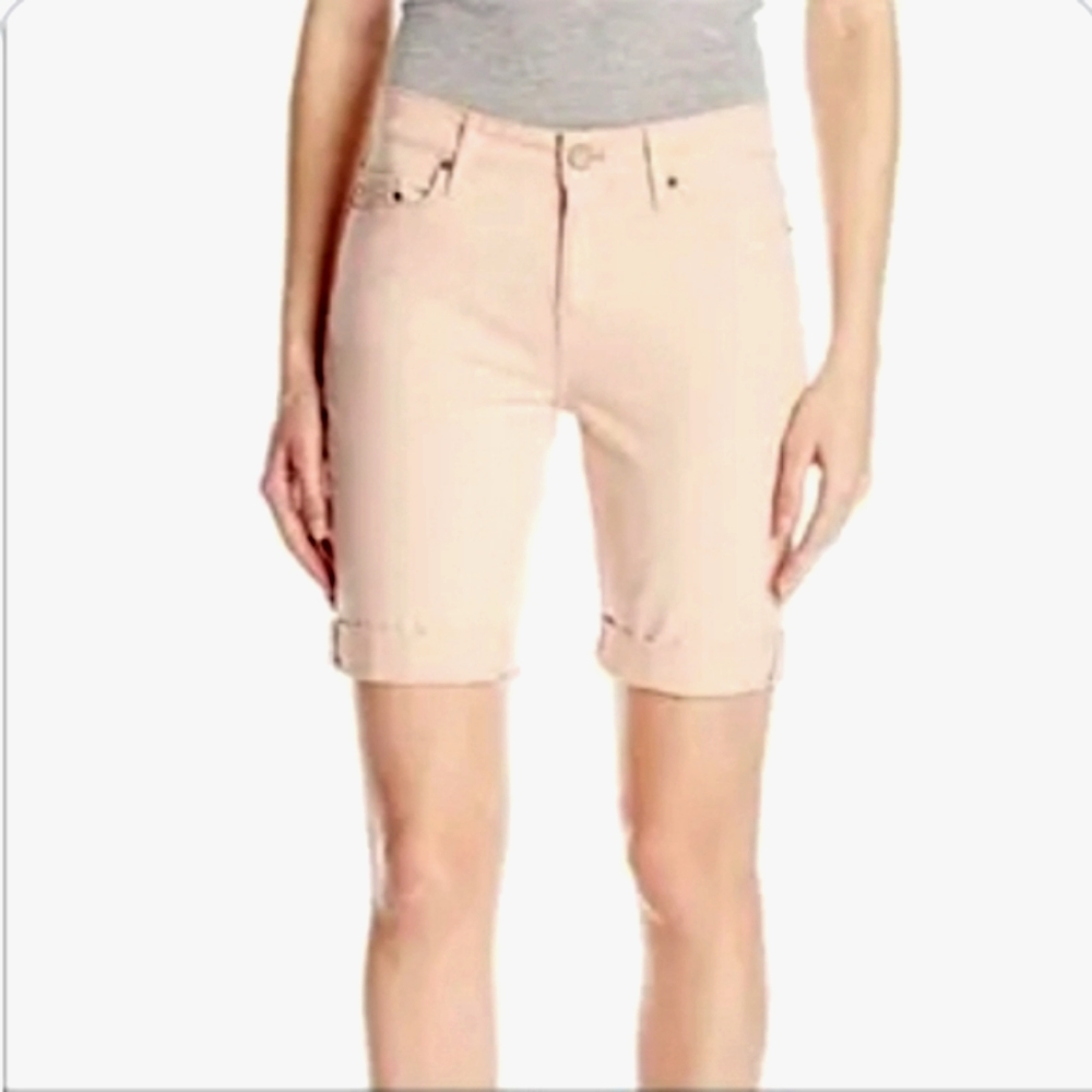 NWT, Calvin Klein jean  shorts in Rose Dust color  women's size 32